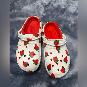 STRAWBERRY 🍓 FURR CROCS